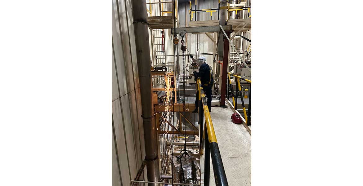 Servicio de mantenimiento mecanico preventivo, correctivo, reparaciones,
                                            adecuaciones. Servicio de torno, fresadora, prensa hidráulica.