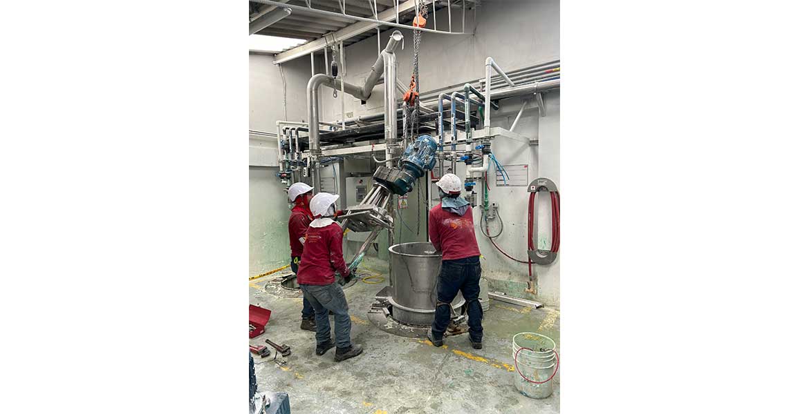 Servicio de mantenimiento mecanico preventivo, correctivo, reparaciones,
                                            adecuaciones. Servicio de torno, fresadora, prensa hidráulica.