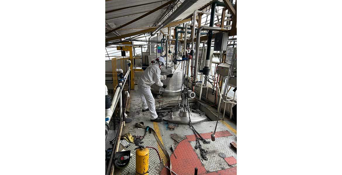 Servicio de mantenimiento mecanico preventivo, correctivo, reparaciones,
                                            adecuaciones. Servicio de torno, fresadora, prensa hidráulica.