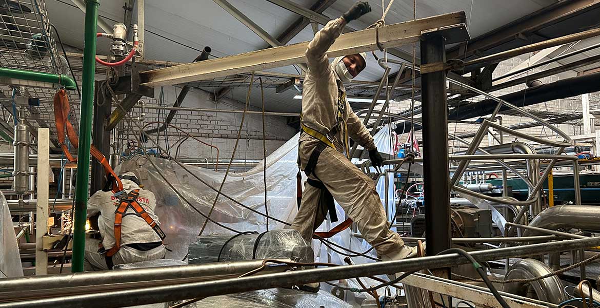 Servicio de mantenimiento mecanico preventivo, correctivo, reparaciones,
                                            adecuaciones. Servicio de torno, fresadora, prensa hidráulica.