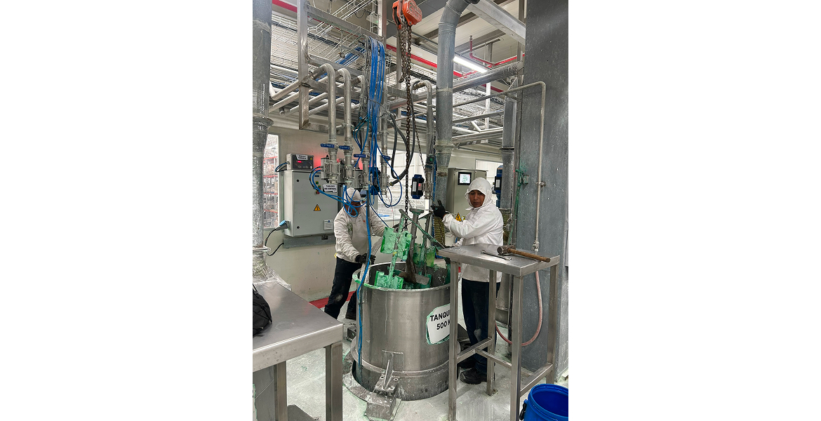 Servicio de mantenimiento mecanico preventivo, correctivo, reparaciones,
                                            adecuaciones. Servicio de torno, fresadora, prensa hidráulica.